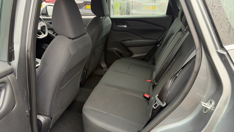 Nissan Qashqai 1.3 DiG-T MH Acenta Premium 5dr Petrol Hatchback